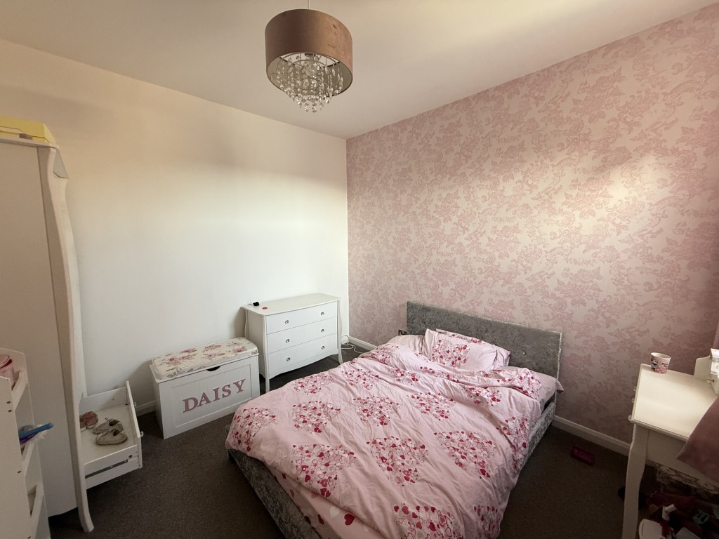 Lot: 35 - THREE-BEDROOM HOUSE WITH STRUCTURAL DAMAGE - Bedroom two